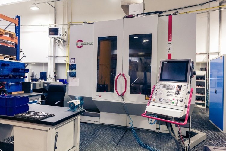 CNC vertical milling